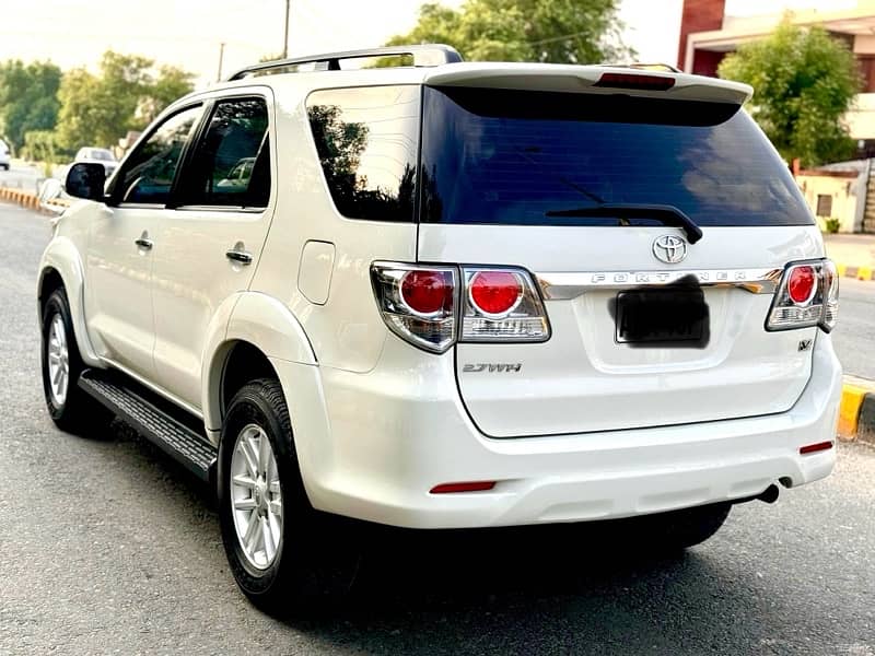 Toyota Fortuner V 2013 3