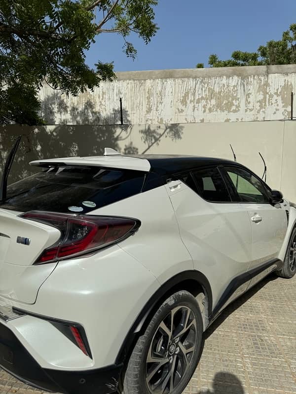 Toyota C-HR 2017 1