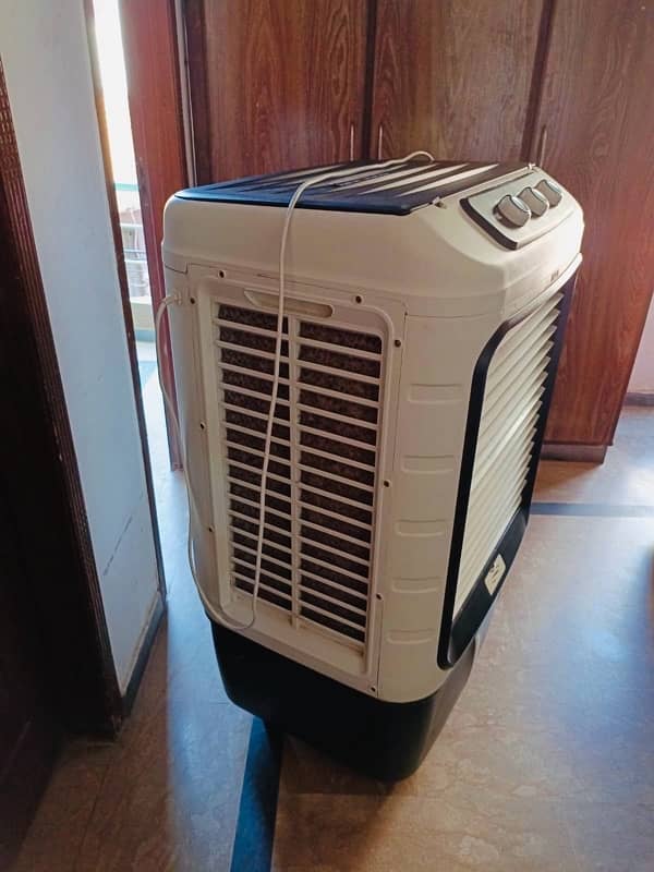 Royal air cooler . . 3