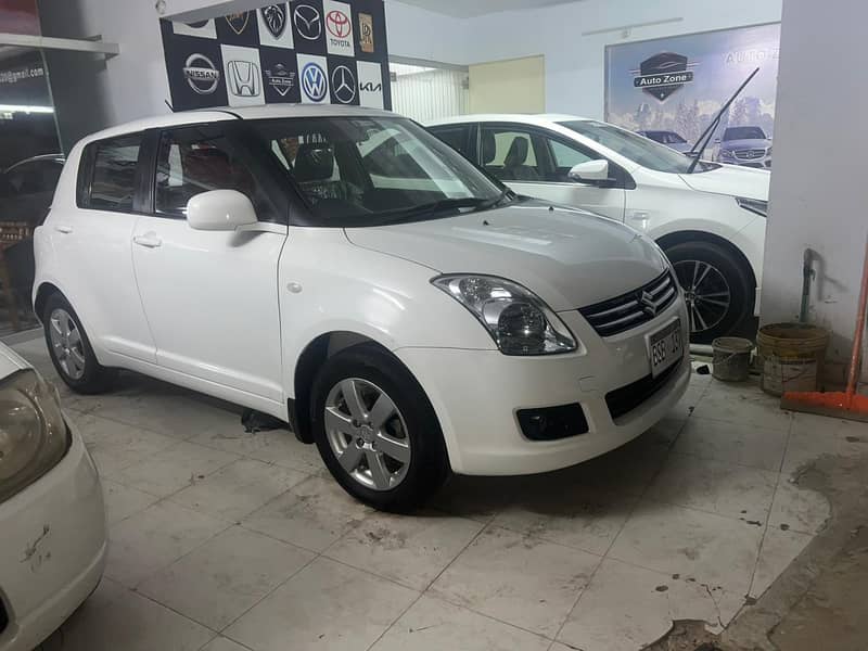 SUZUKI SWIFT DLX AUTOMATIC 2020 1