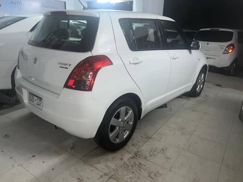 SUZUKI SWIFT DLX AUTOMATIC 2020 2