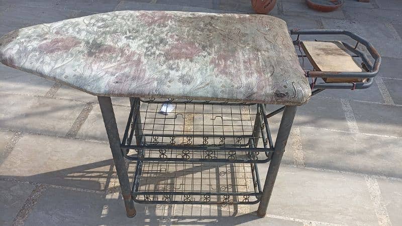 Iron stand for sale in cheap price. 2