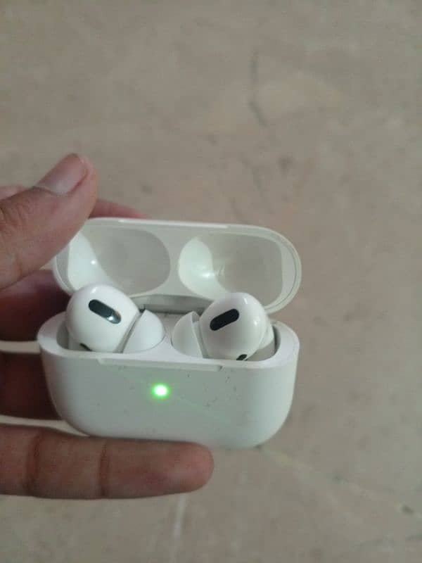 APPLE Ari pods pro 2 GENRATION 1