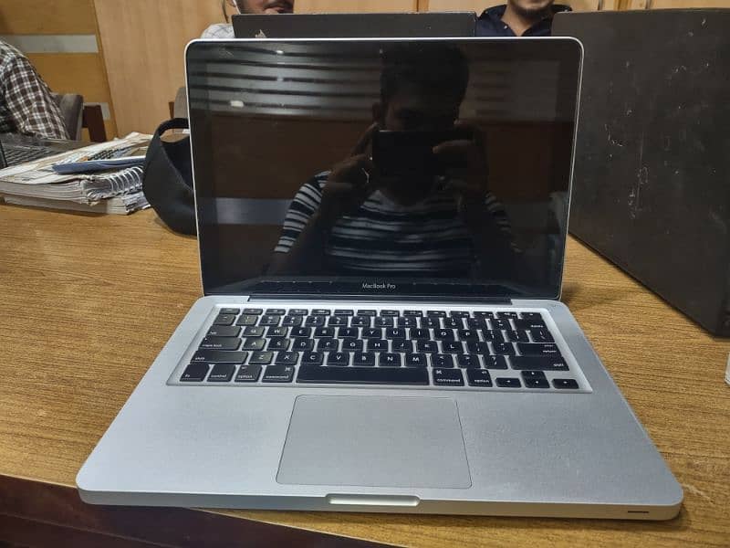 MACBOOK PRO Mint Condition 1