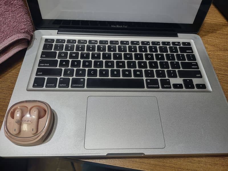 MACBOOK PRO Mint Condition 2