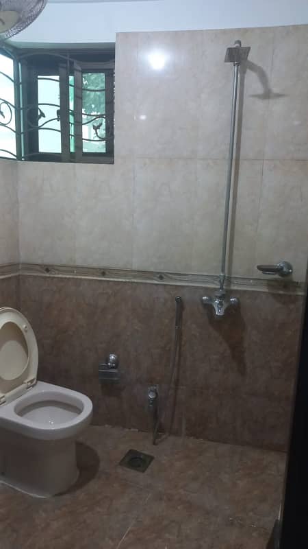 10 Marla House For Rent Available For Rent in DHA Phase 3 Block-XX 9