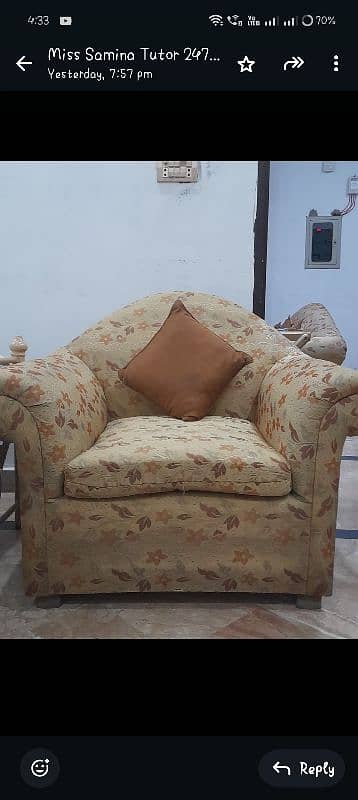 3+2+1 seater sofa with 6 cushions in nice condition 2