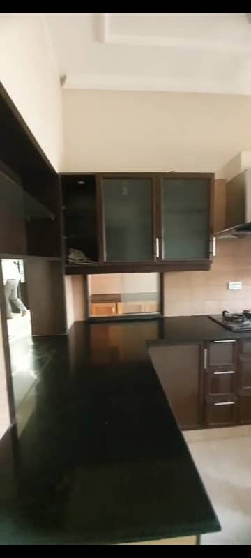 Like New Kanal Upper Portion Available For Family 2