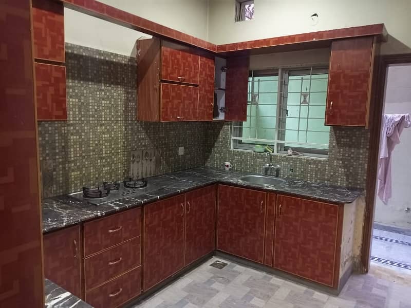 5 Marla Dubble storey house available for sale Eden Boulevard college Road Lahore 7