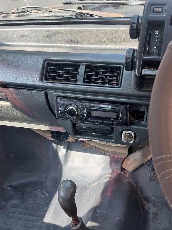 Suzuki Mehran VXR Home used Batrr then Alto santro cultus 6