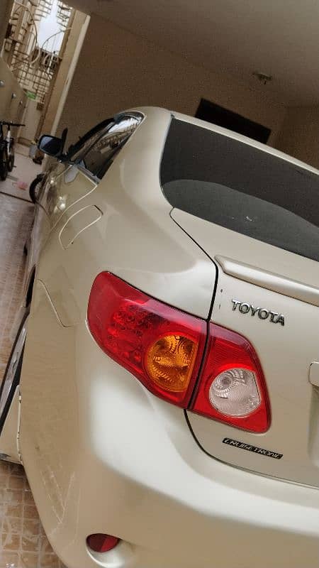 Toyota Corolla Altis 2011 sunroof 1.8 sr first owner 8