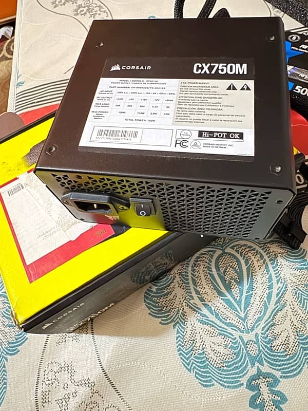 CX750M Semi-Modular ATX Power Supply CORSAIR 1