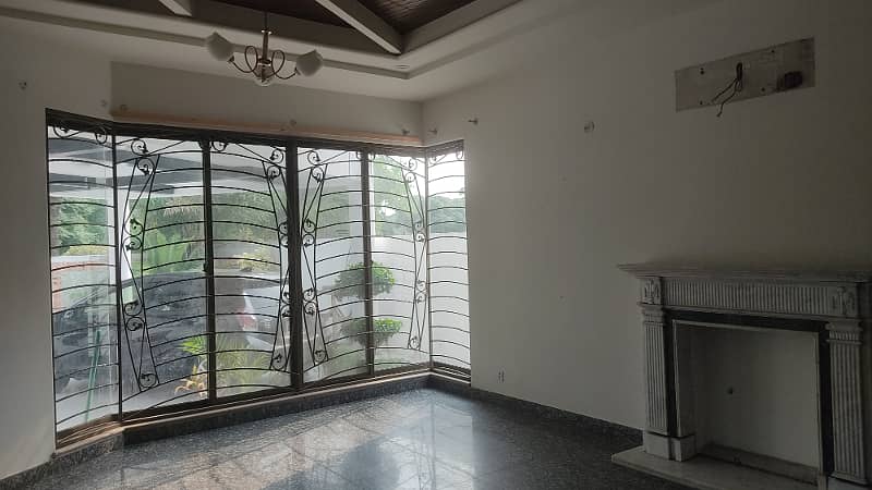 27 Marla Lower Portion Separate Gate Available For Rent 24