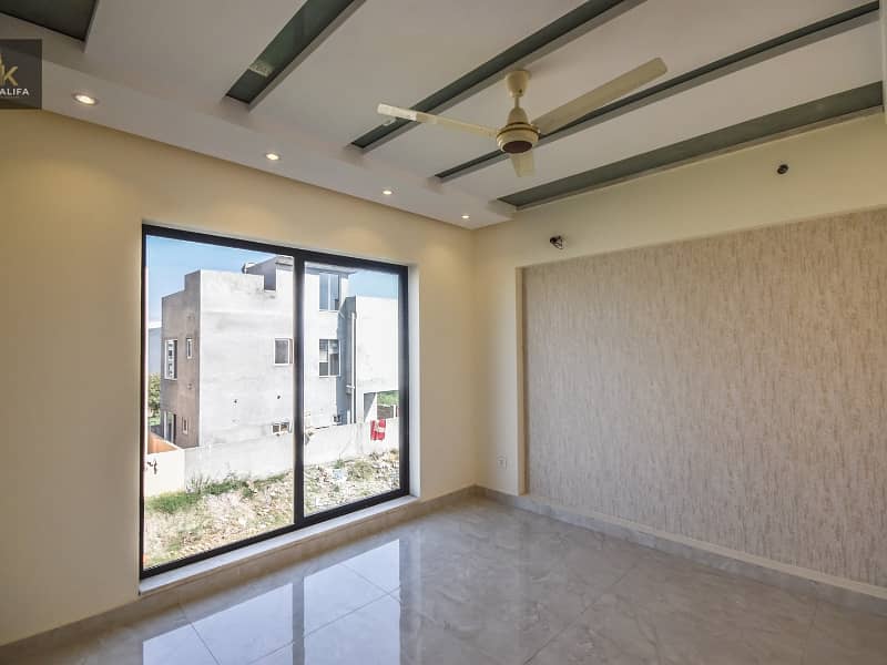 5 Marla Luxury House Available For RENT In DHA Phase 9 Town Lahore 13