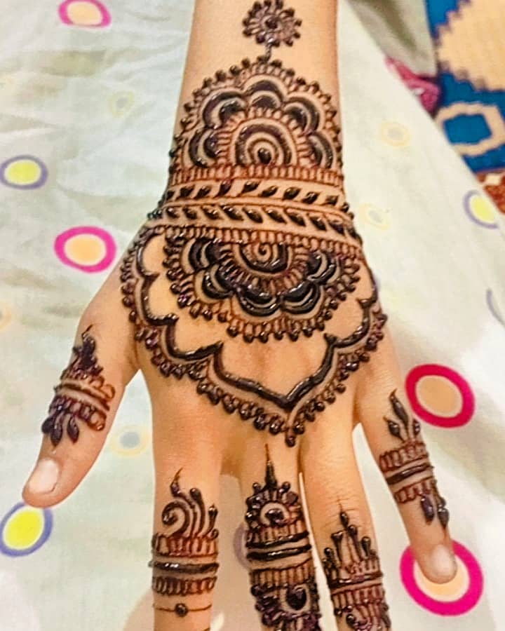 Bridal Mehndi Designs|Customised Dress Matching Mehndi Design 3