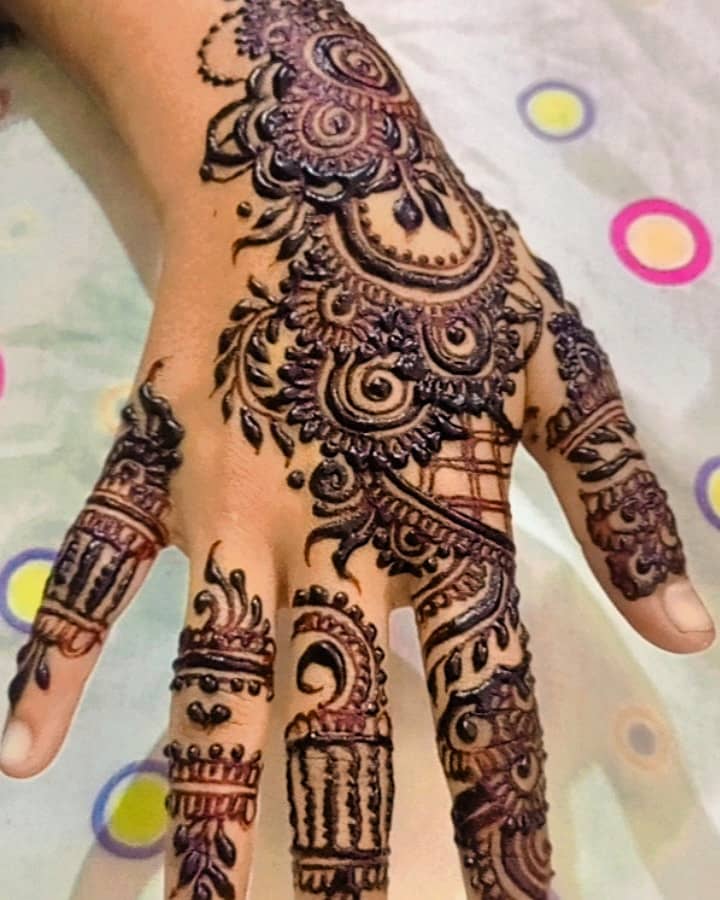 Bridal Mehndi Designs|Customised Dress Matching Mehndi Design 4