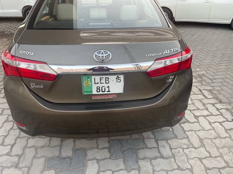 Toyota Altis Grande 2015 5