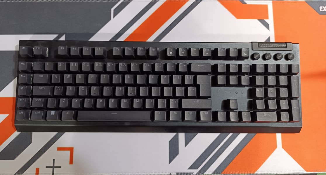 Razer BlackWidow V4 Mechanical Gaming Keyboard: Green Switches Tactile 3