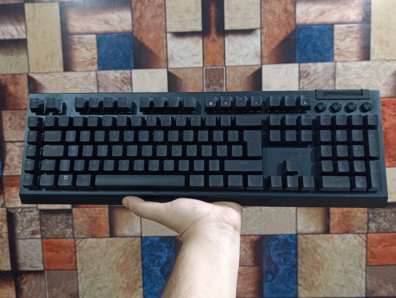 Razer BlackWidow V4 Mechanical Gaming Keyboard: Green Switches Tactile 4