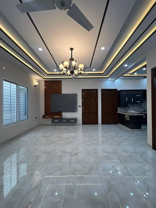 5 Marla house for sale in airport enclave 1