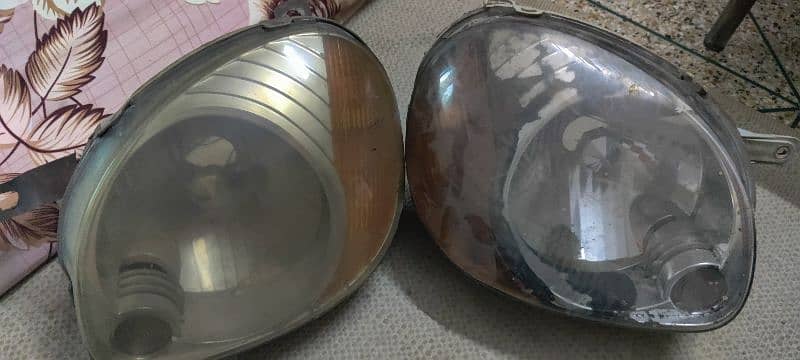 santro speaker cover and headlights 2