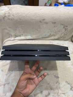 Ps4 Pro 1TB with 3 Controllers