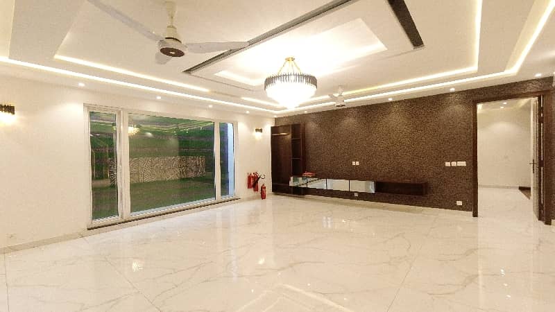 1 Kanal House In DHA Phase 6 - Block N Is Available For sale 16