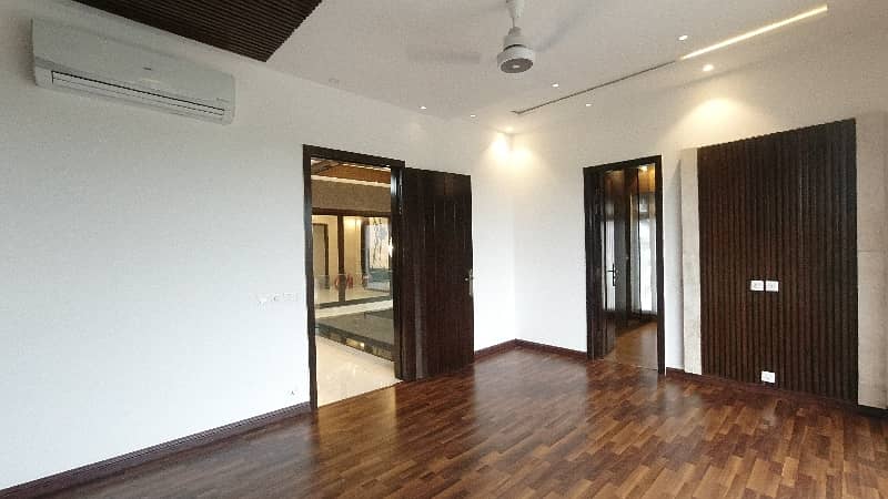 1 Kanal House In DHA Phase 6 - Block N Is Available For sale 25