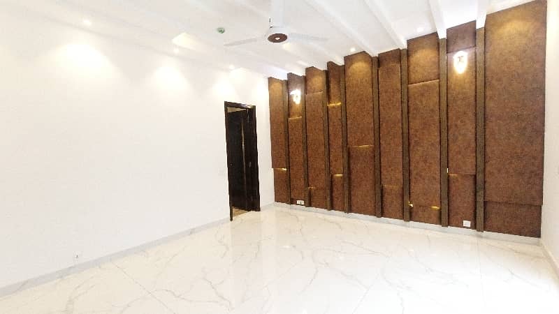 1 Kanal House In DHA Phase 6 - Block N Is Available For sale 27