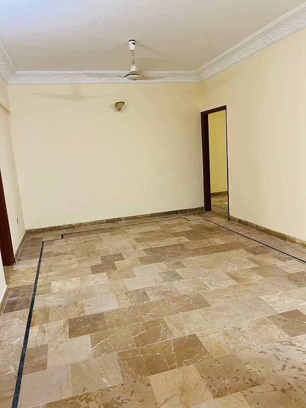 DHA phase 7 3bed drowning dining fully renovated 1st floor good location fimly building 0