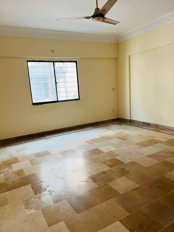 DHA phase 7 3bed drowning dining fully renovated 1st floor good location fimly building 9