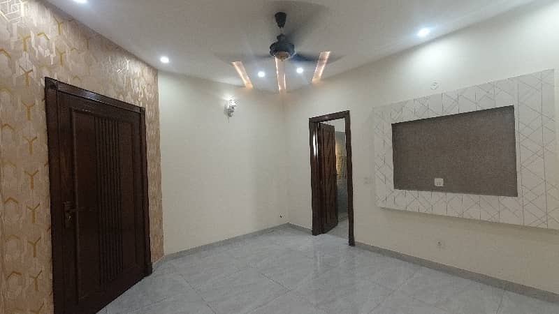 Ideal House For sale In DHA Phase 7 - Block X 22