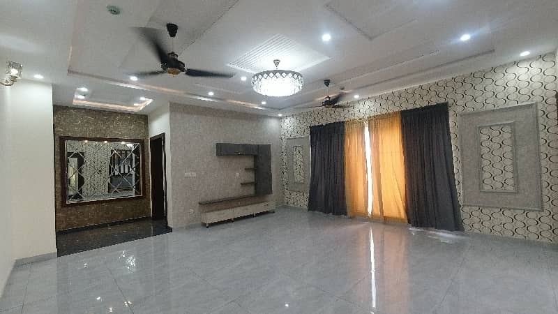 Ideal House For sale In DHA Phase 7 - Block X 28