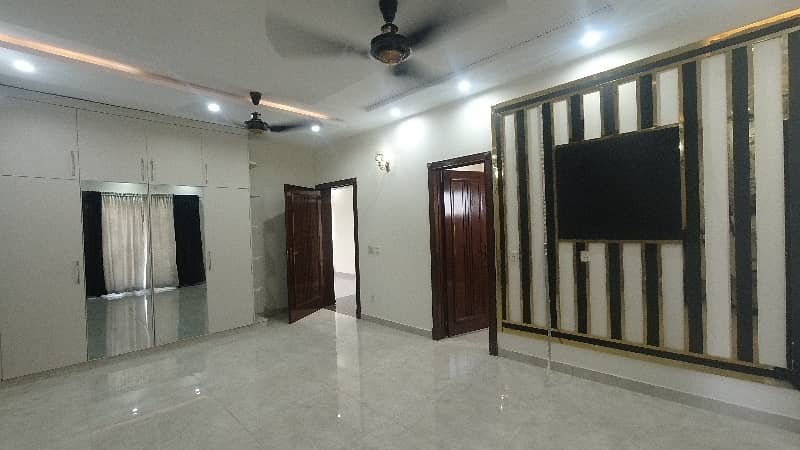 Ideal House For sale In DHA Phase 7 - Block X 31