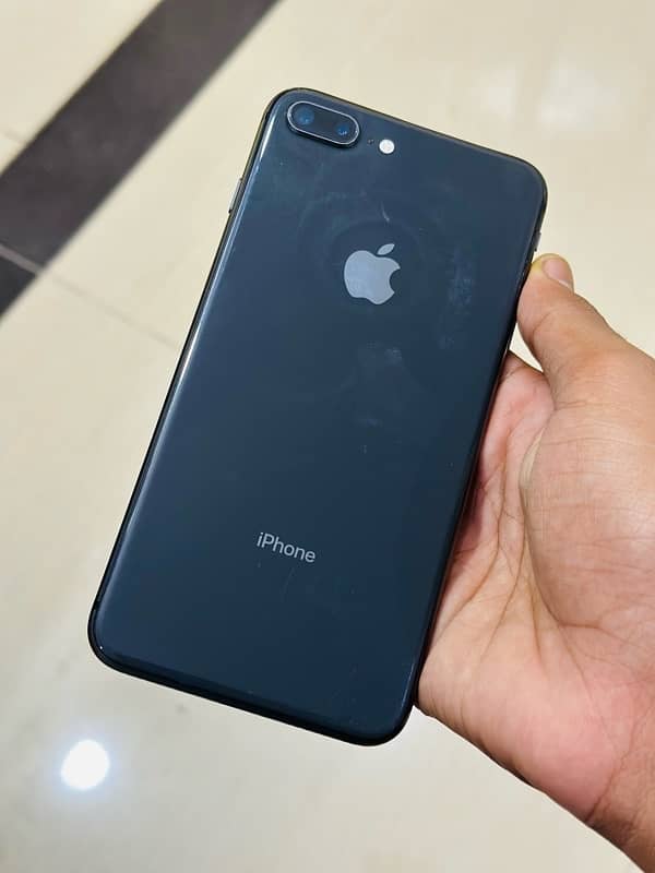 iPhone 8 Plus 0