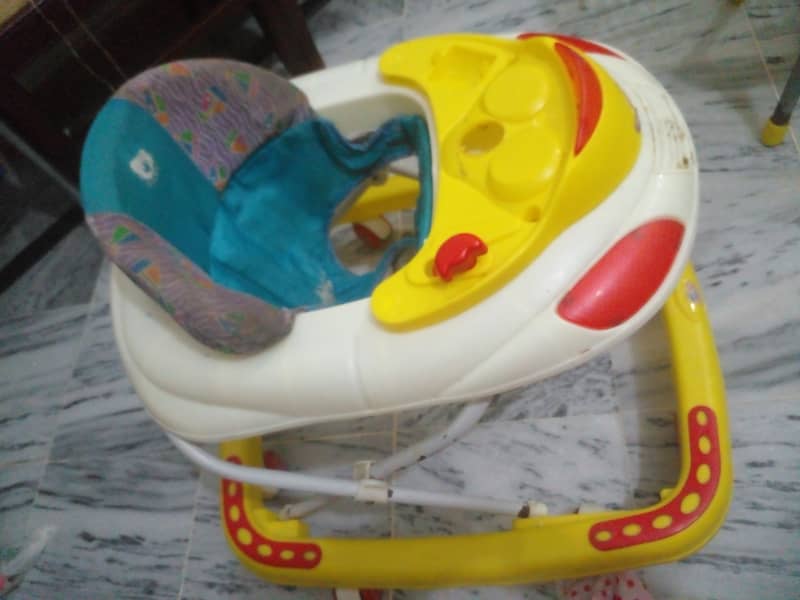 Baby walker with good condition 1