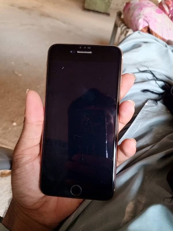 iphone 8 plus 64 GB Non PTi 2