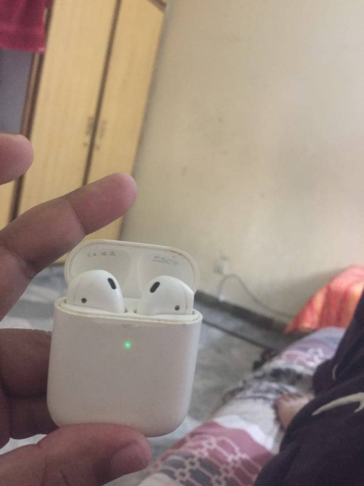 Airpods 1st Generation Apple 100% Genuine 4