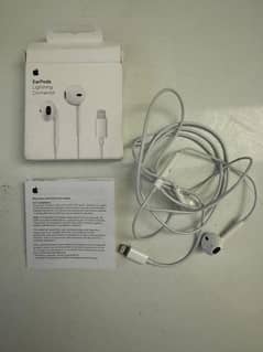 Handsfree/ earphones Airpods Apple original brand new