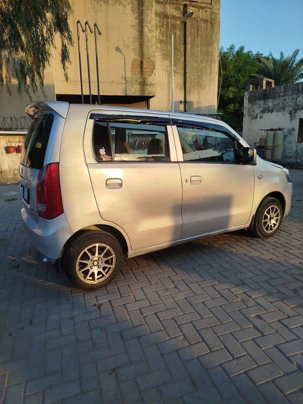 Suzuki Wagon R 2017 3