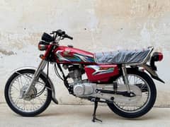 Honda 125 Model 2023 Golden Number