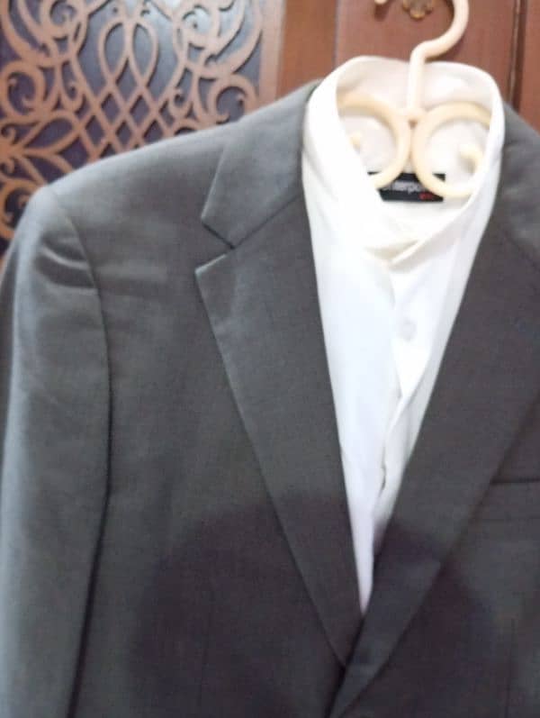 Diners brand 3pc suit size mentioned in pics 1