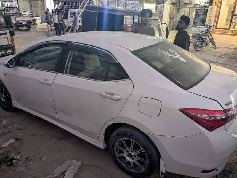 Toyota Corolla GLI 2016 Model White Color 2