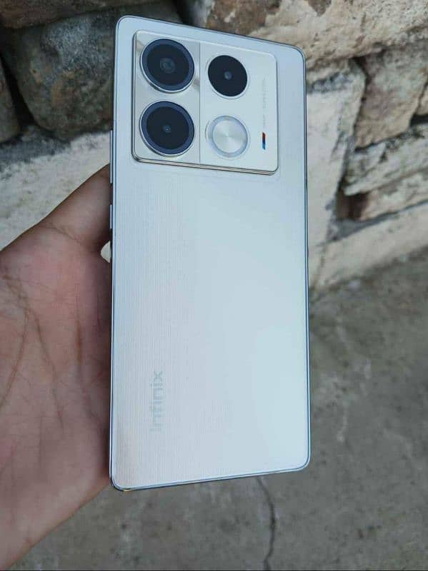 INFINIX NOTE 40 BMW EDITION 8+8/256 GB 4