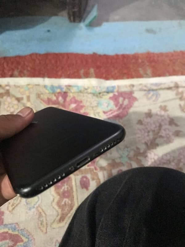 iPhone 7 128 GB 2