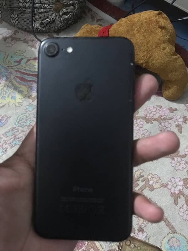 iPhone 7 128 GB 4