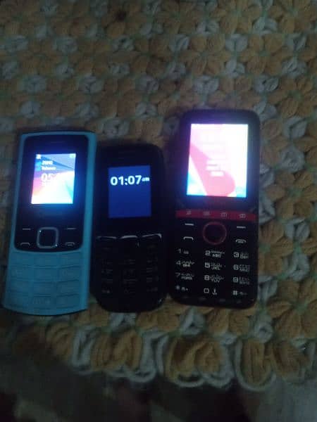 3 mobile sell karna hy 1