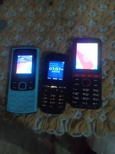 3 mobile sell karna hy 3