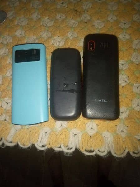 3 mobile sell karna hy 4