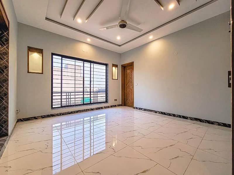 10 Marla Designer Upper Portion for Rent In Phase 8 3